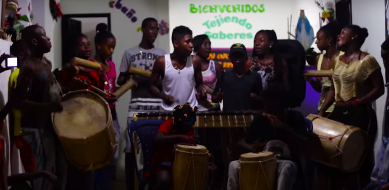 La Fundación Palma Chonta enseñó a tocar la marimba a 50 niños